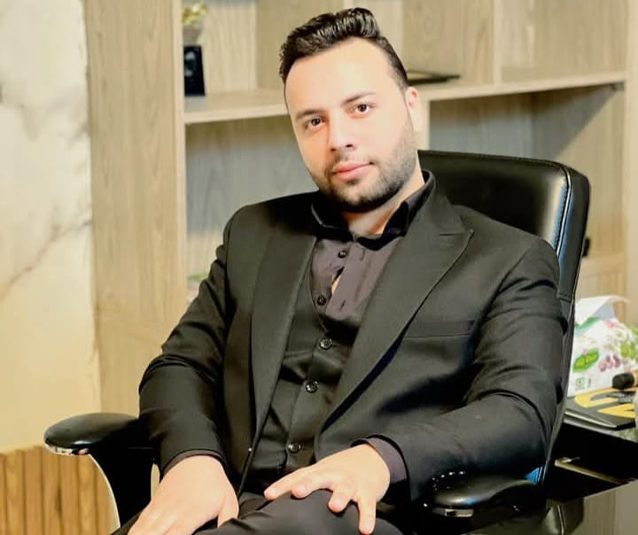 المخرج" محمد زكريا".