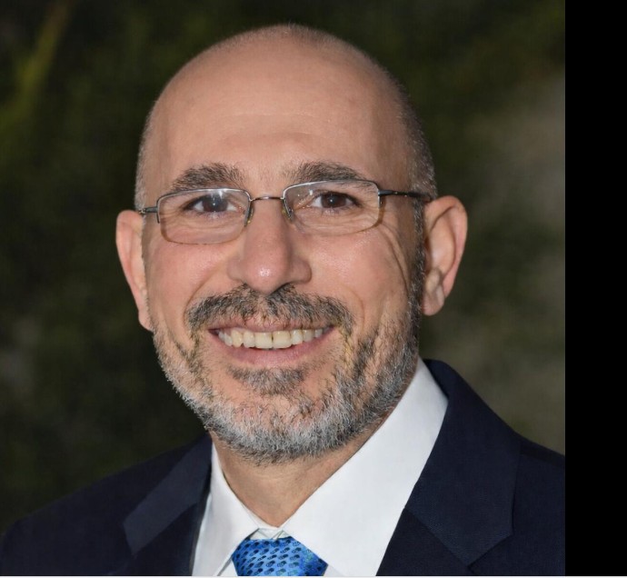 المخرج مهند الصفدي.