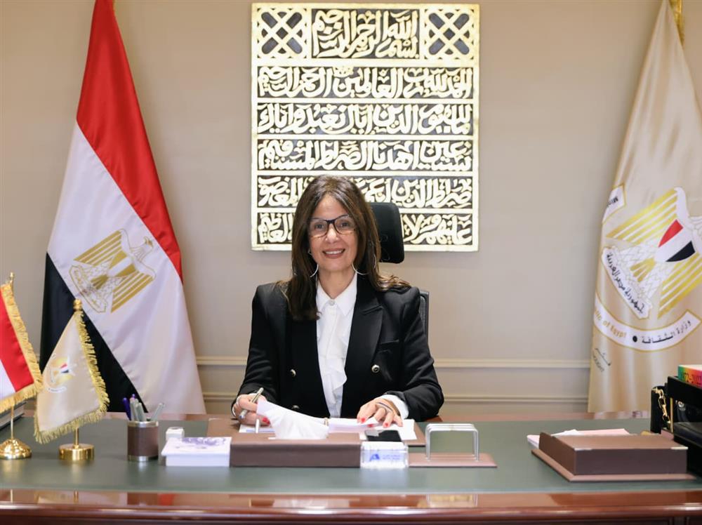 الدكتورة جيهان زكي، وزيرة الثقافة